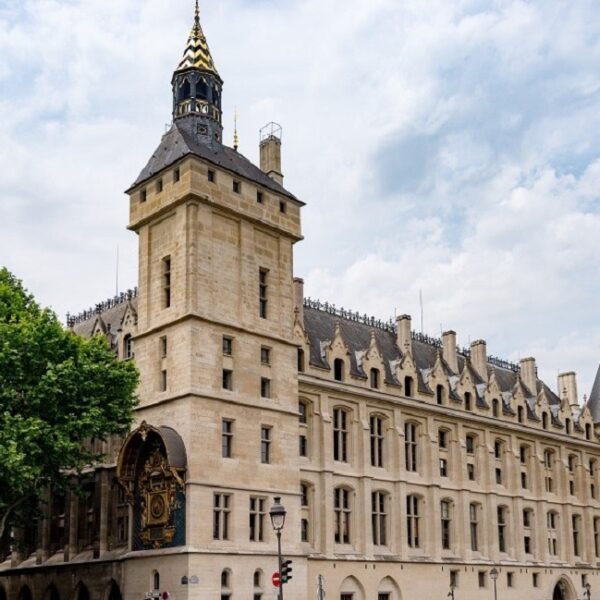 Tour de l'Horloge du Palais de la Cité - Xiquinhosilva - CC BY 2.0 DEED - Wikimedia Commons