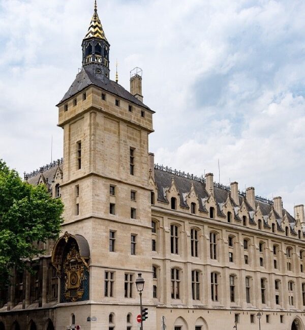 Tour de l'Horloge du Palais de la Cité - Xiquinhosilva - CC BY 2.0 DEED - Wikimedia Commons