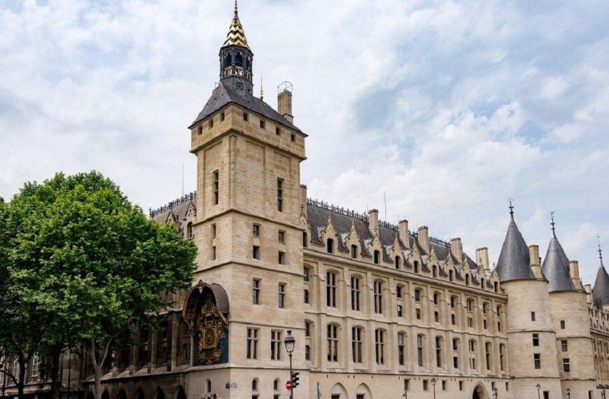 L’horloge du Palais de la Cité, la plus ancienne horloge de Paris