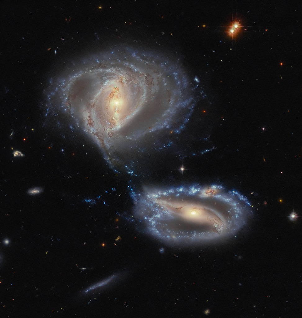 Danse Galactique - CC BY 20 DEED - Nasa Tlescope Hubble