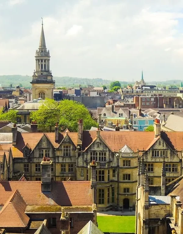 Une photo aérienne de la ville d'Oxford