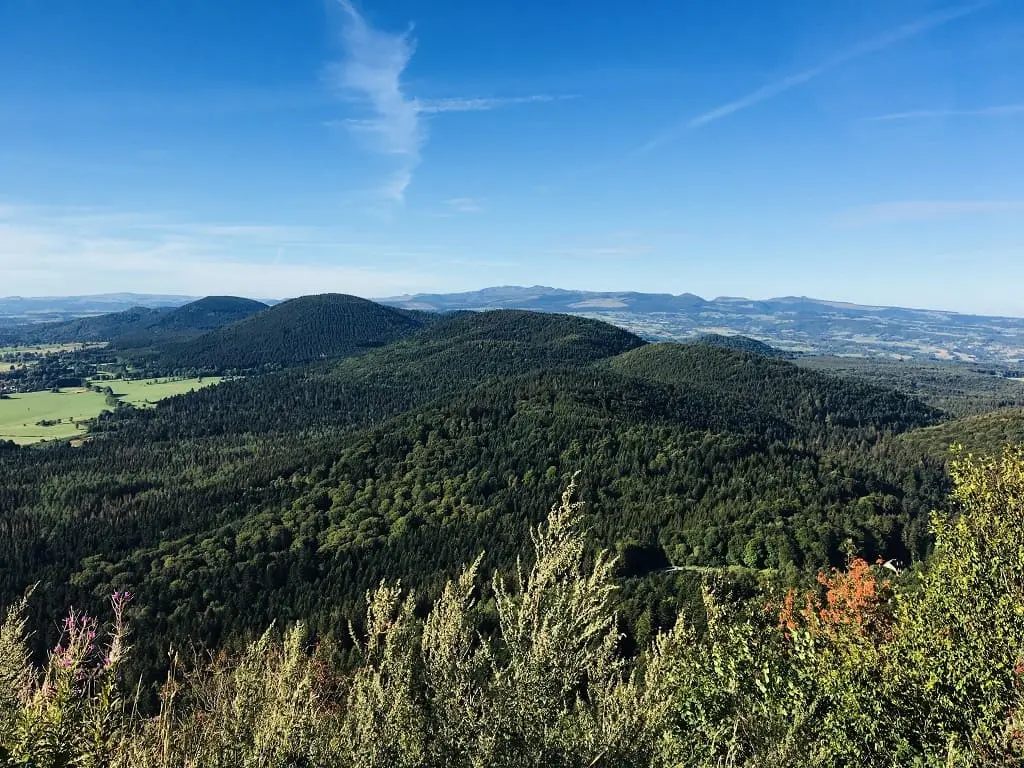 1 - ©readingsphere.com - Le Puy de Dôme