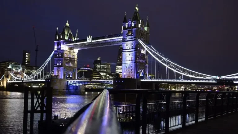 Tower Bridge - London - Alexander Naumann - Pixabay